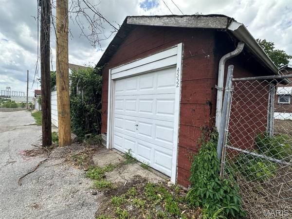 4552 Arlington AVE, St Louis, MO 63120