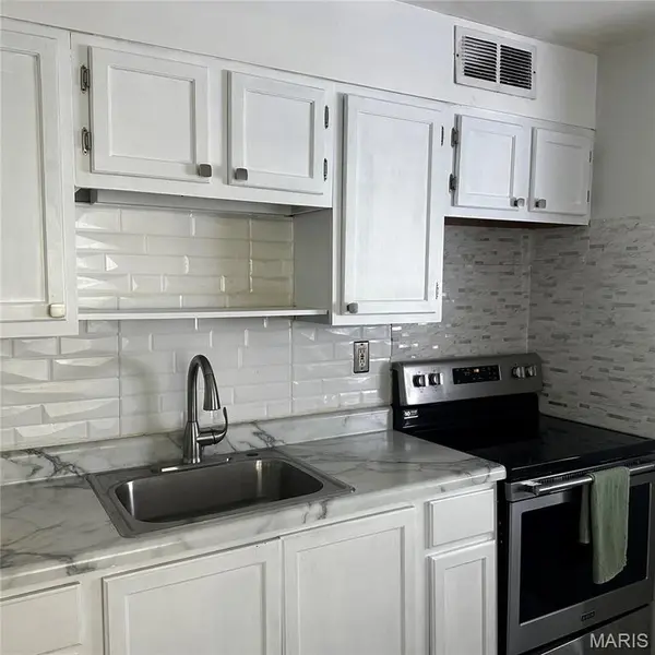 6227 Evergreen BLVD, St Louis, MO 63134
