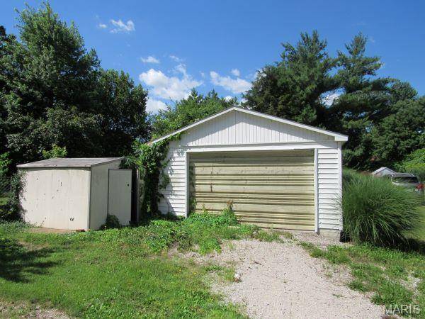 6024 W B ST, Belleville, IL 62223