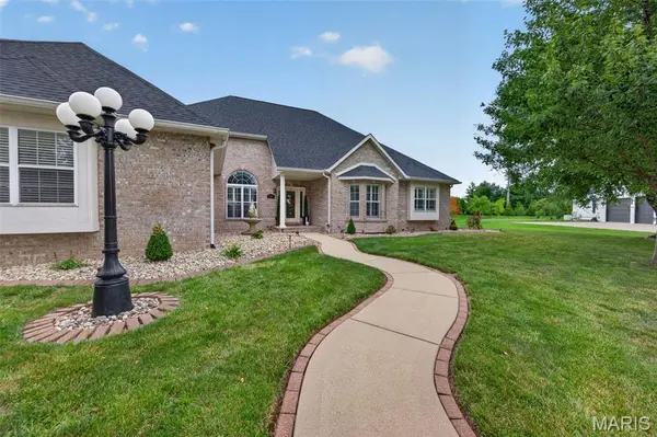 1693 Lancaster DR, O'fallon, IL 62269