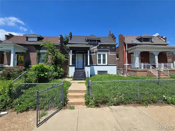 1403 Walton AVE, St Louis, MO 63113