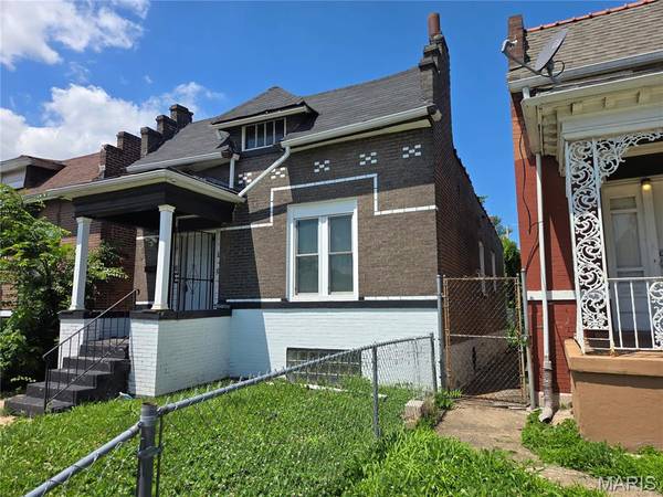 1403 Walton AVE, St Louis, MO 63113
