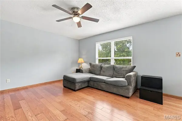 4208 NW Point DR, House Springs, MO 63051