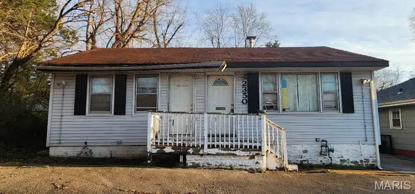 2350 Chambers RD, St Louis, MO 63136