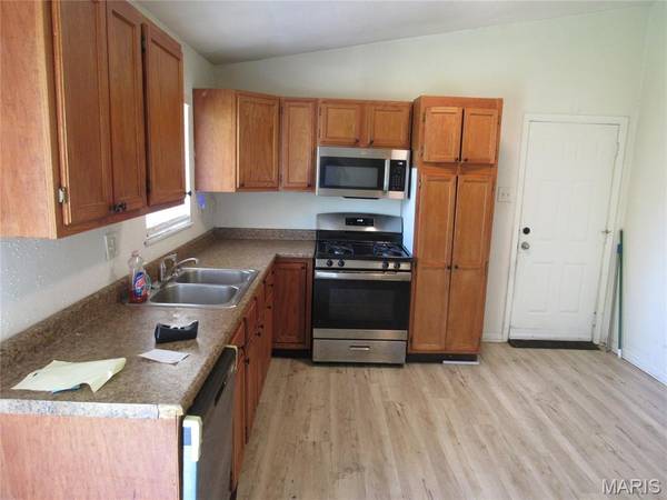 1950 Thunderbird AVE, Florissant, MO 63033