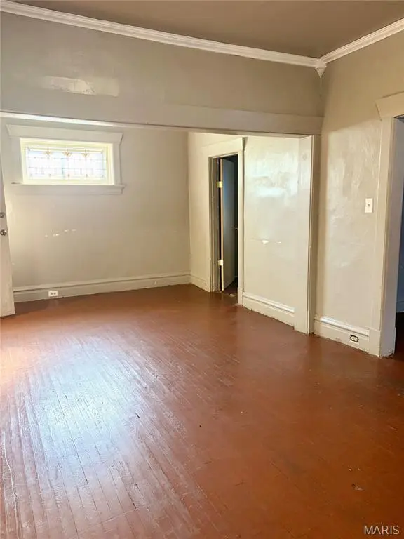 5420 Queens AVE, St Louis, MO 63115