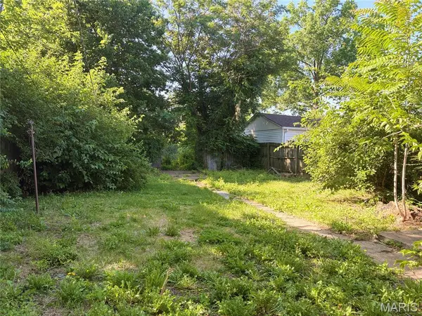 5420 Queens AVE, St Louis, MO 63115