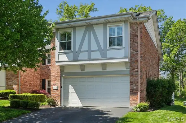 2421 Baxton WAY, Chesterfield, MO 63017