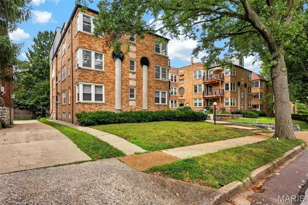 7532 York DR #2E, Clayton, MO 63105