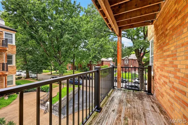 7532 York DR #2E, Clayton, MO 63105