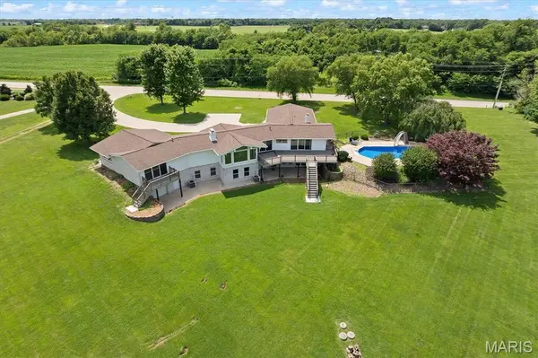 3732 Ridge View RD, Edwardsville, IL 62025