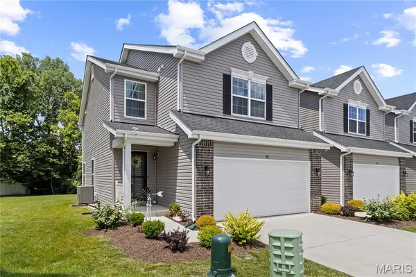 60 Richmond Center CT, St Peters, MO 63376