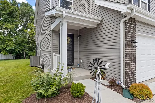 60 Richmond Center CT, St Peters, MO 63376