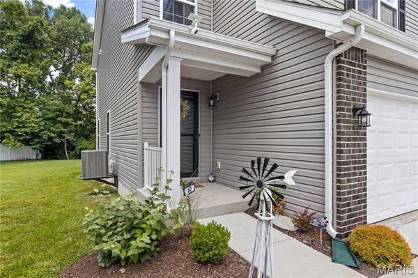 60 Richmond Center CT, St Peters, MO 63376