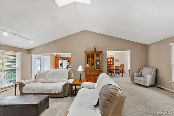 1617 W Field AVE, Ellisville, MO 63011