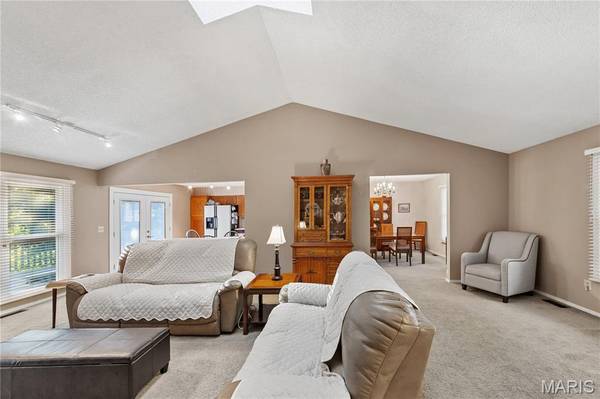 1617 W Field AVE, Ellisville, MO 63011