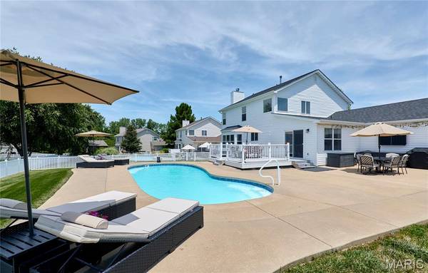 13 Lord Edward CT, O'fallon, MO 63366