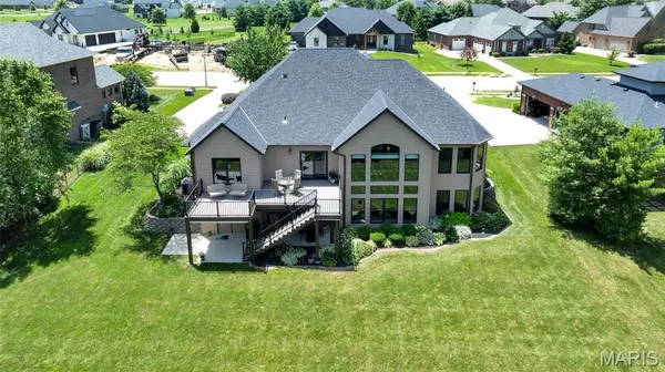 8449 Stone Ledge DR, Edwardsville, IL 62025