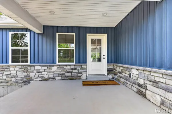 1665 Scenic DR, Festus, MO 63028