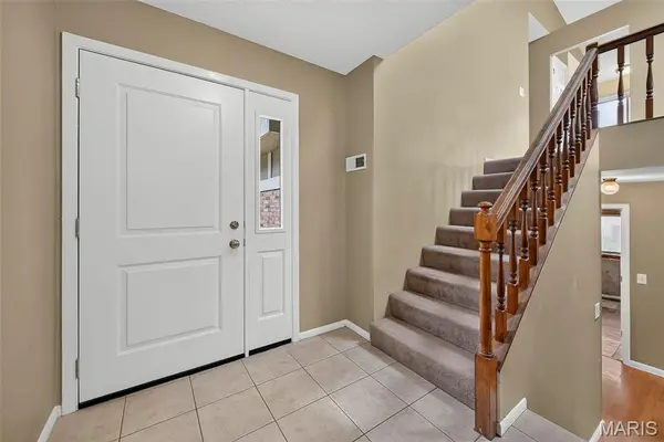 1719 Foxglove DR, St Charles, MO 63303