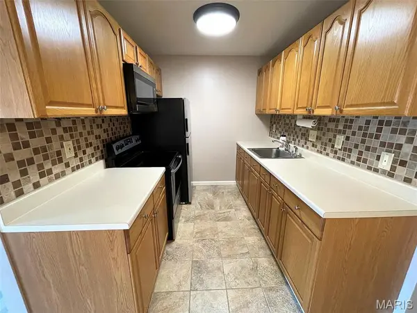 10512 CARROLL WOOD WAY, Unincorporated, MO 63128
