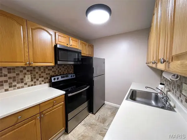 10512 CARROLL WOOD WAY, Unincorporated, MO 63128