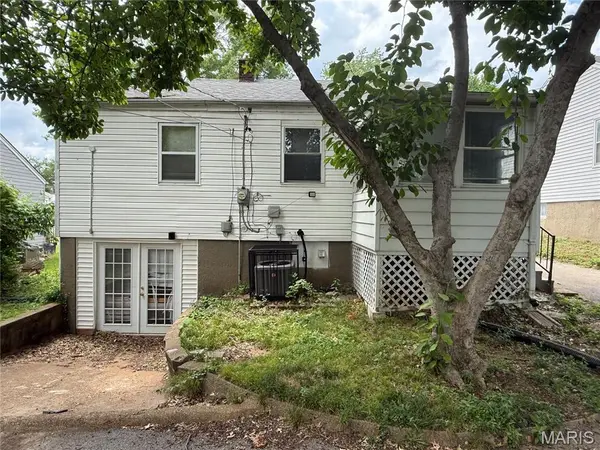 5604 Sunbury AVE, Country Club Hills, MO 63136