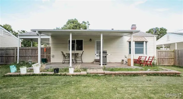 2845 Sugar Tree LN, Maryland Heights, MO 63043