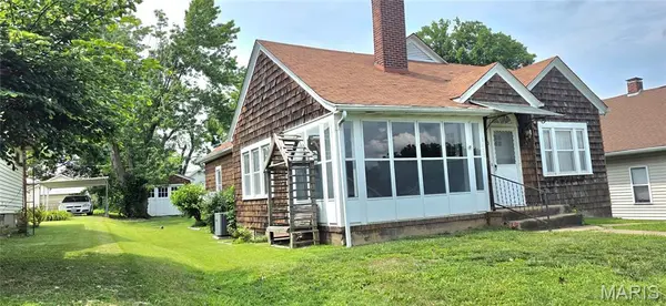 1027 William ST, Chester, IL 62233