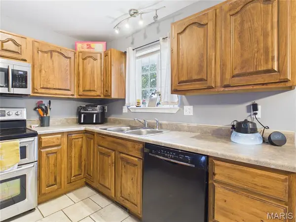 121 Penny LN, Farmington, MO 63640