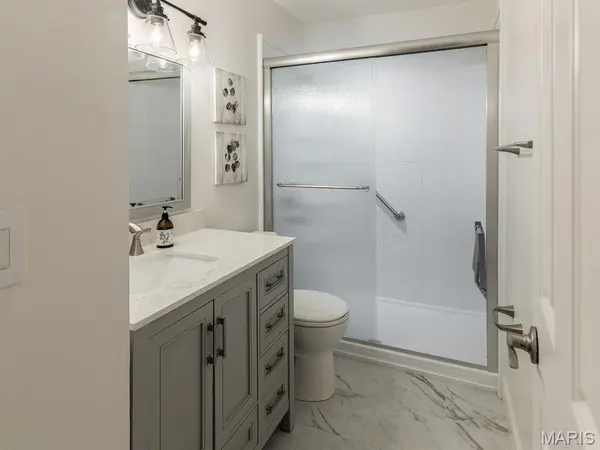 1724 Redbird CV, St Louis, MO 63144