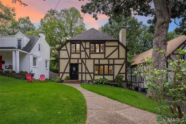 336 Newport AVE, Webster Groves, MO 63119