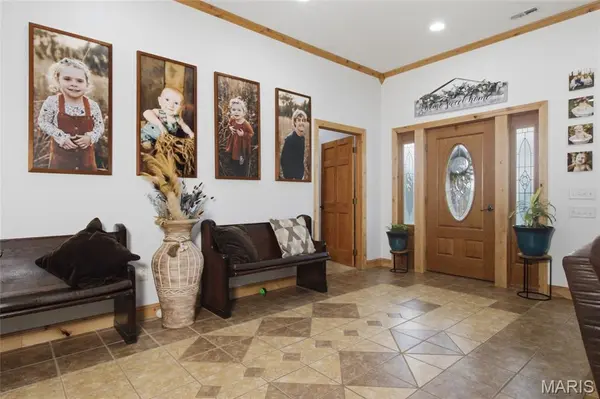 16705 Oak Hill Dr RD, Houston, MO 65483