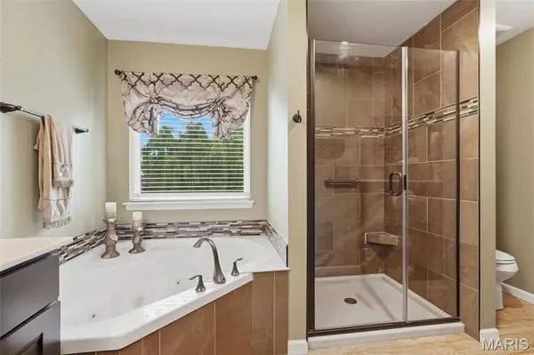 28 Seabiscuit DR, St Charles, MO 63301