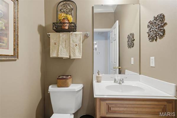 28 Seabiscuit DR, St Charles, MO 63301