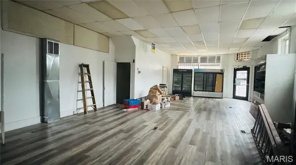 4661 Virginia AVE, St Louis, MO 63111