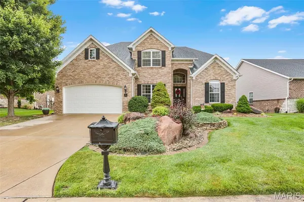 208 Fountain DR, Glen Carbon, IL 62034