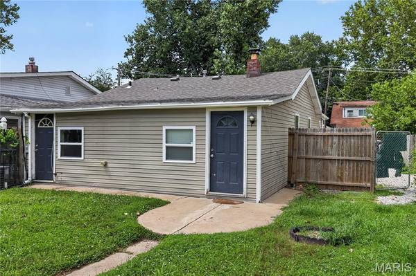 216 Viehl AVE, St Louis, MO 63125