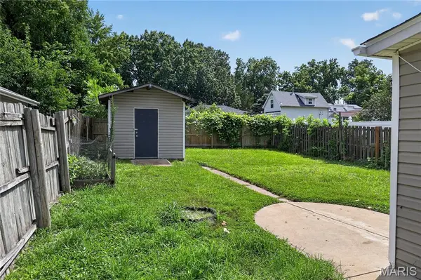 216 Viehl AVE, St Louis, MO 63125