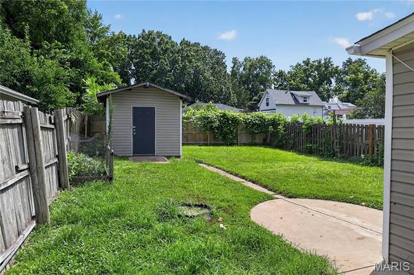 216 Viehl AVE, St Louis, MO 63125