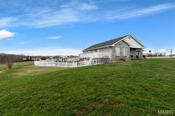 7633 Highway F, Perryville, MO 63775