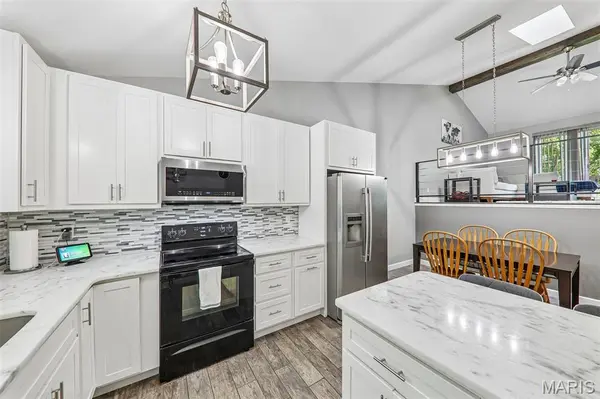 12948 Autumn View DR, St Louis, MO 63146