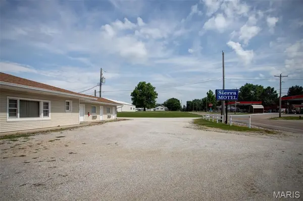 1215 S Fifth, Carrollton, IL 62016