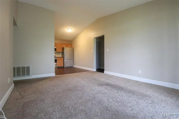 1 Berview CIR #B, Mehlville, MO 63129