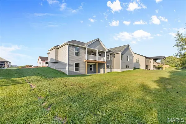 825 Barclay DR, Farmington, MO 63640