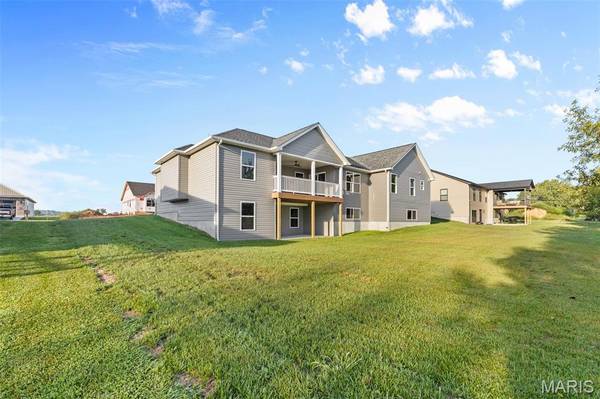 825 Barclay DR, Farmington, MO 63640