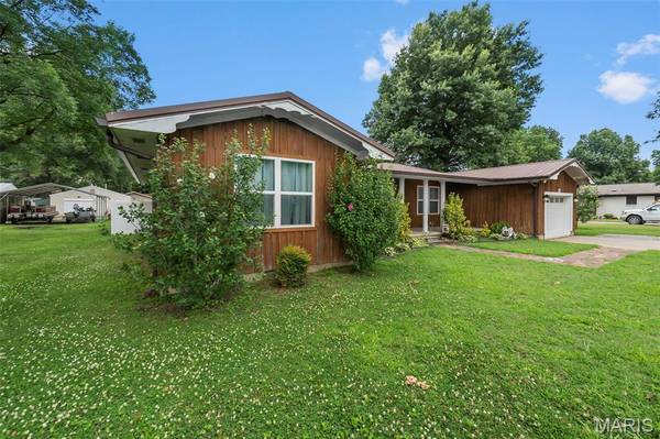 416 S Cooter RD, Steele, MO 63877