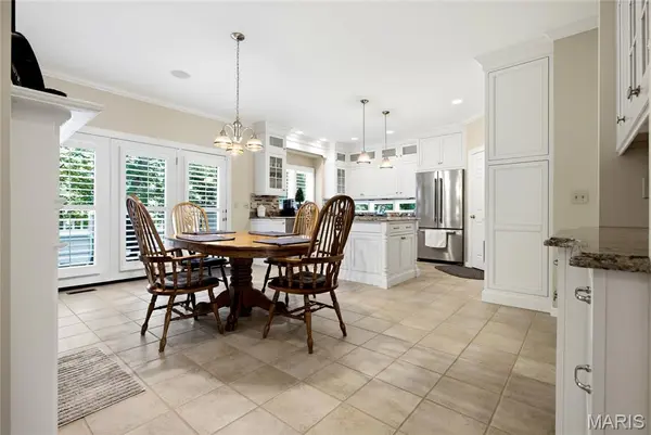 15920 Picardy Crest CT, Chesterfield, MO 63017