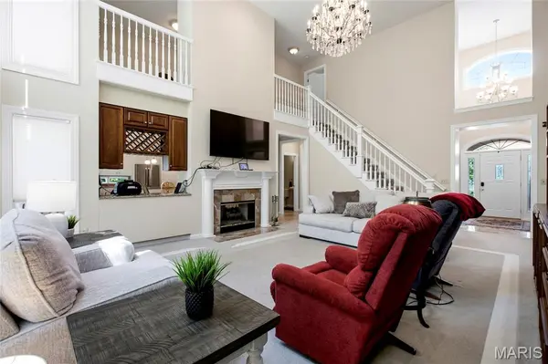 15920 Picardy Crest CT, Chesterfield, MO 63017