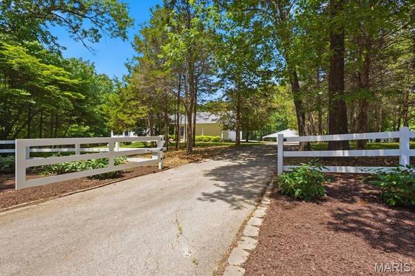 2631 S Mangan RD, Pacific, MO 63069